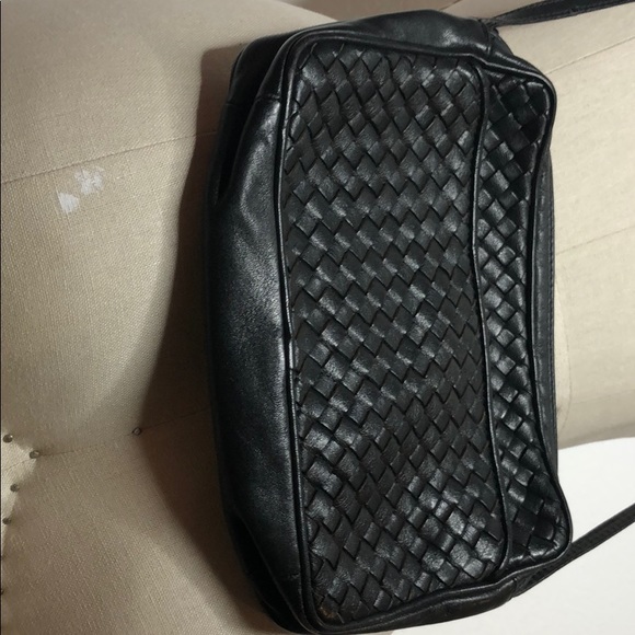 Vintage black mesh intrecciato soft leather crossbody - Picture 5 of 7